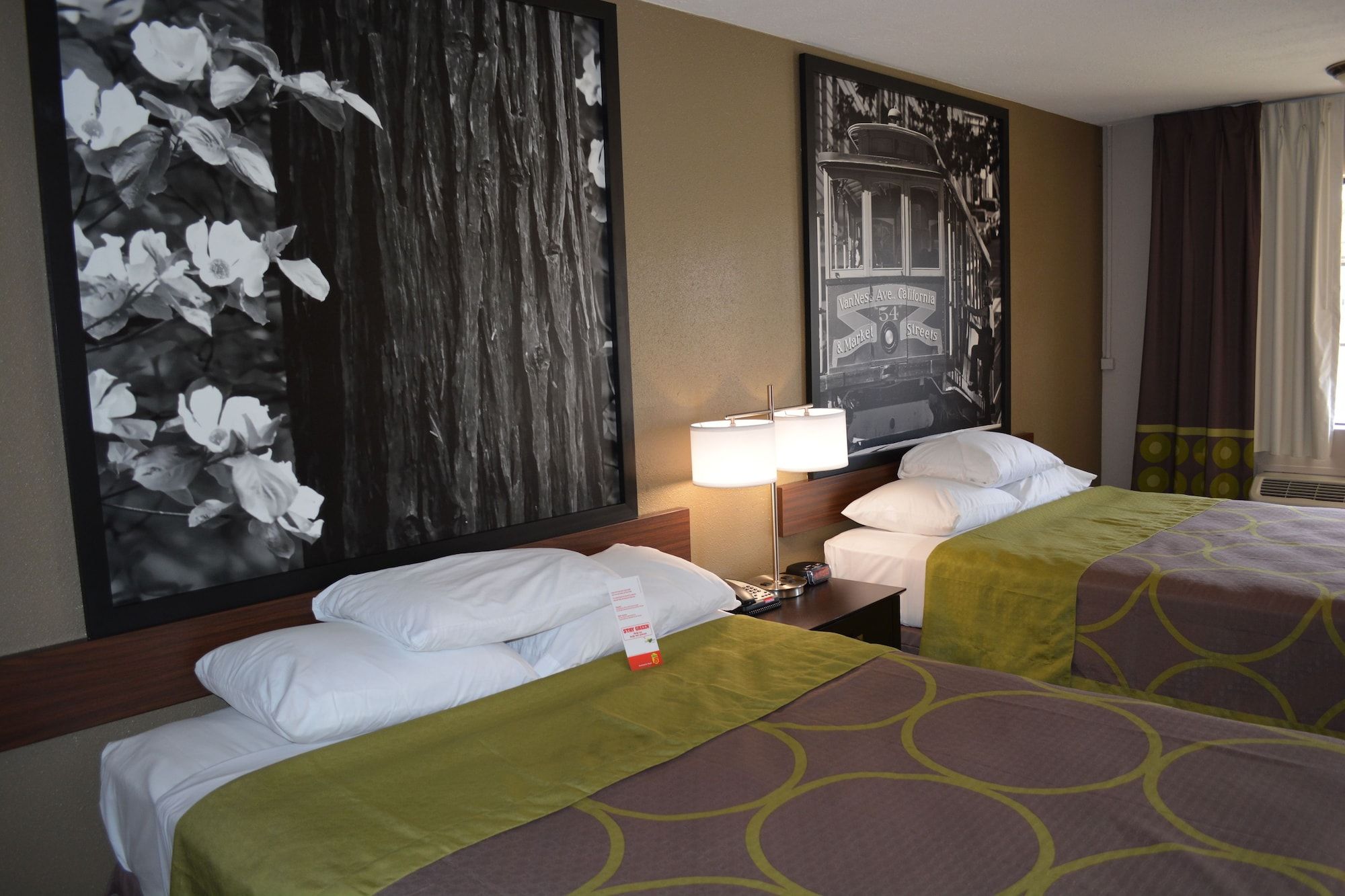 Bedroom view of Super 8 by Wyndham Salinas