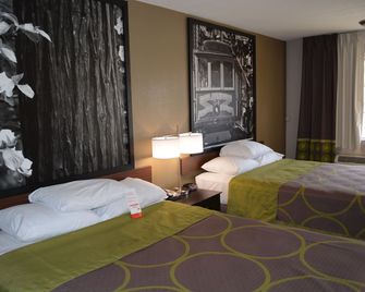 Super 8 by Wyndham Salinas - Salinas - Sypialnia