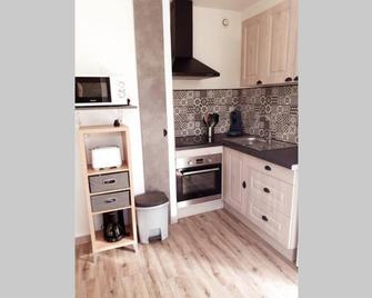 T2 Rez de chaussée climatisé jardin parking privé - Balaruc-les-Bains - Cuisine