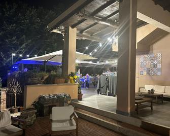 Villagrancassa Hotel Relais - San Donato Val di Comino - Patio