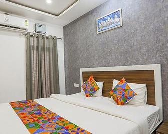 Vinayak Guesthouse - Lucknow - Schlafzimmer