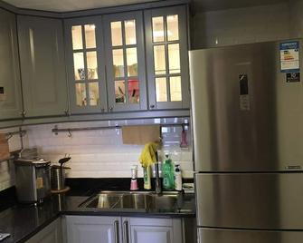 Southern 26th floor 3 Bed with gorgeous views of Window of the World Shenzhen - Shenzhen - Kitchen