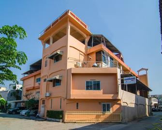 OYO 534 Phasuk Hotel - Pran Buri - Будівля