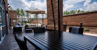 Courtyard by Marriott Columbia Cayce - Cayce - Innenhof