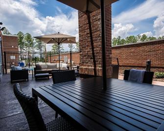 Courtyard by Marriott Columbia Cayce - Cayce - Patio