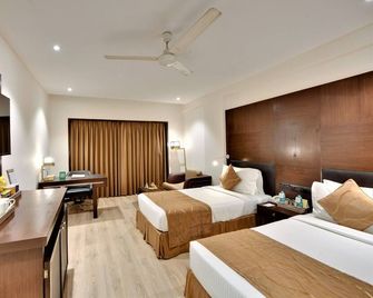 The Fern Residency Ahmedabad, Subhash Bridge, Series by Marriott - Ahmedabad - Bedroom