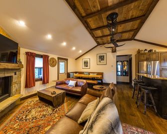 3 Bedroom Apt in the Heart of Crested Butte! - Crested Butte - Living room