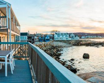 Bearskin Neck Motor Lodge - Rockport - Balcony