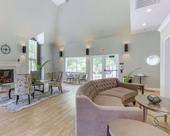 Norwich Vacation Rental With Golf Course - Norwich - Huiskamer