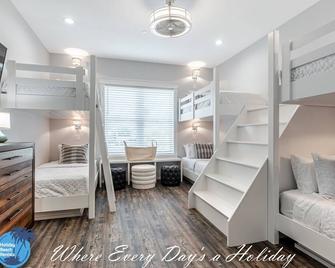 'Trifecta' Great Size for Family Vacation! - Laguna Beach