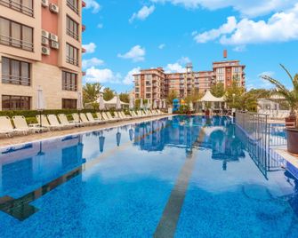 Hotel Tarsis Club and Aquapark - 陽光海岸 - 游泳池