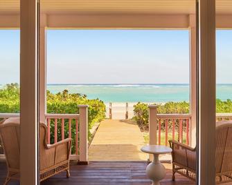 Coral Sands Hotel - Dunmore Town - Balcony