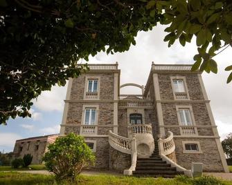 Villa Auristela - Navia - Edificio