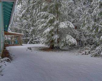 Twin Cedars Getaway - Meredith Lodging - Welches - Outdoors view