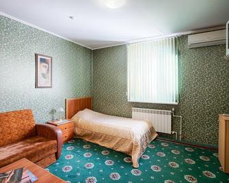 Britaniya - Kharkiv - Soverom