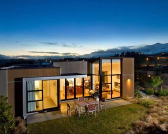 The Fairways Accommodation Kaikoura - Kaikoura - Building