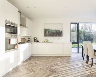 Killester Self Catering Cottage - Dublin - Küche