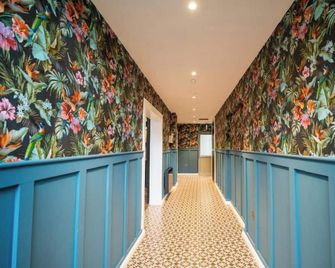 Woollen house - Claremorris - Hallway