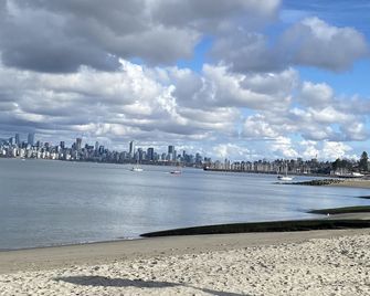 Quiet and cosy get away suite in Point Grey Vancouver BC, near UBC and beach. - Vancouver - Playa