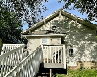 Pleasant Stay in Pella - Пелла - Будівля