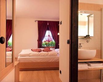 Hotel Garni Fonte dei Veli - Panchià - Camera da letto