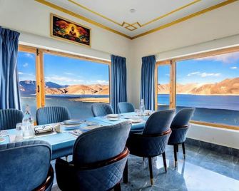 Grand Retreat - Spangmik - Restaurant