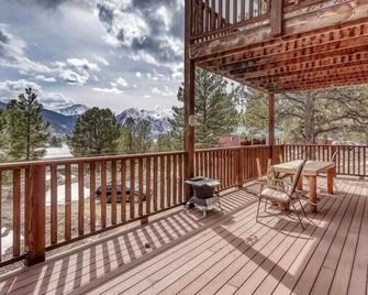 Doty's River Inn is a Peaceful 3bd in Twin Lakes - Twin Lakes (Lake County) - Balcón