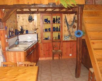 Gites Des Esselards - Yzeron - Cocina