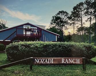 NoZaDi: classic horse trailer converted into a unique tiny home. - Archer - Building