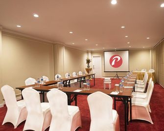 d'primahotel Airport Jakarta 2 - Jakarta - Meeting room