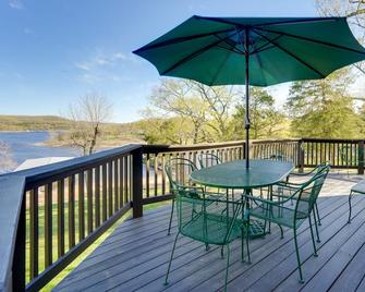 Reeds Spring Home on Table Rock Lake w/ Deck! - Reeds Spring - Balcony