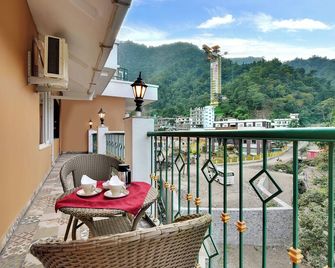 Tiaraa Lite A Ganges Retreat - Shivpuri - Balcony