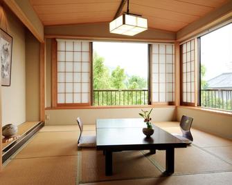 Kappo Ryokan Shiroyama - Kasama - Dining room