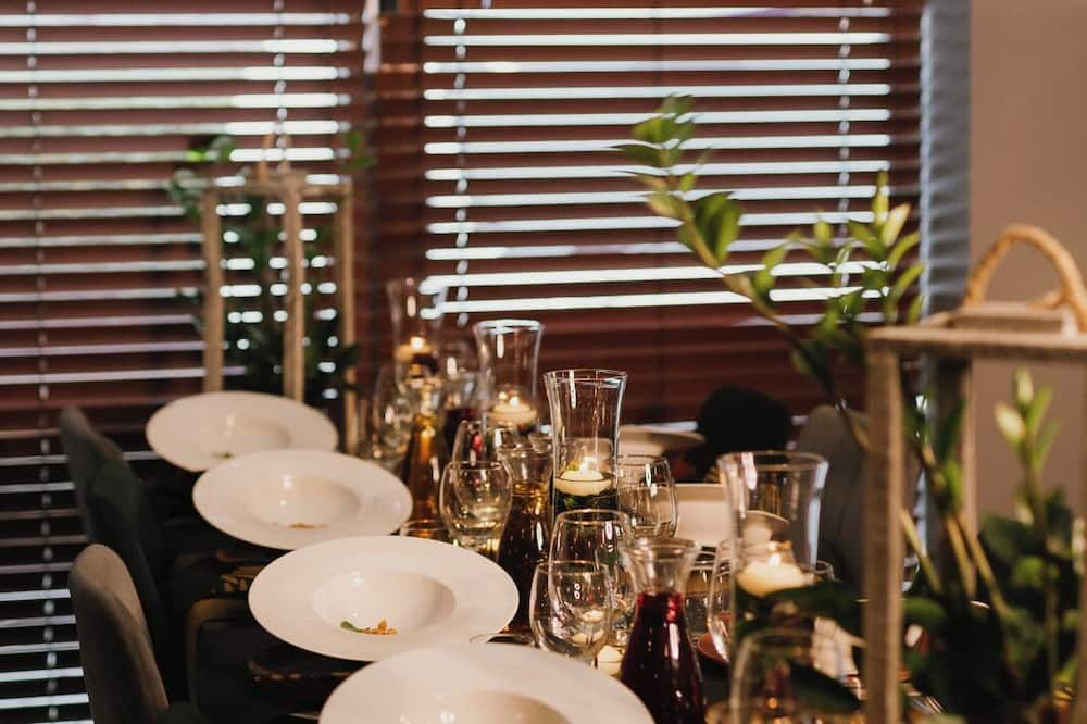 إكونومي سيليسيان هوتل - كاتوفيتشي - غرفة طعام