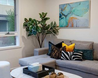 Bright 2B Hampton Coastal Getaway Steps From Beach - Hampton - Soggiorno