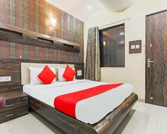Hotel Adore Palace - Near Mumbai Airport & Visa Consulate - Mumbai - Bedroom