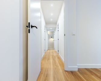 Apartamento Puerta de America VII en Madrid - Madrid - Corredor