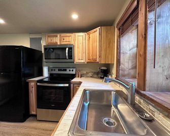 The Chipmunk Lodge Su - Indian River - Kitchen