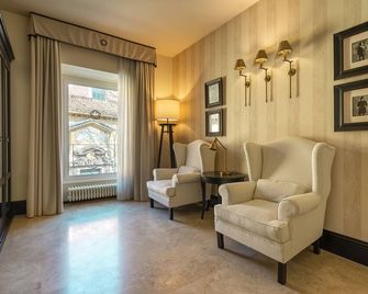 Profumo Maison Colosseo - Roma - Stue