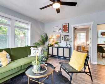 Chicago Condo: Near Lincoln Park & Depaul! - שיקאגו - סלון