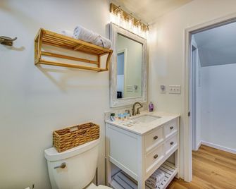 Beach Days and Dtwn Charm! Cape Charles Cottage - Cape Charles