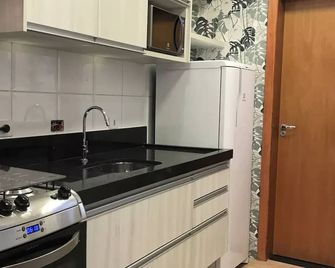 Liberdade 1 QT + Sofá Cama - 200m Metrô. Novo! - Sao Paulo - Kitchen