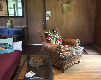 Beautiful Hana, Near Waianapanapa State Park. Str 216/0003 Ta186-656-9728-01 - Hana - Living room