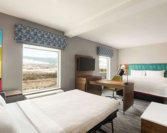 Hampton Inn & Suites by Hilton Kelowna Airport BC - קלונה - חדר שינה