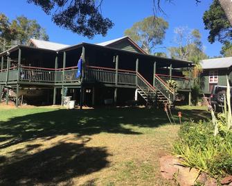 Glastonbury Country retreat - 20 mins from Gympie - Gympie - Building