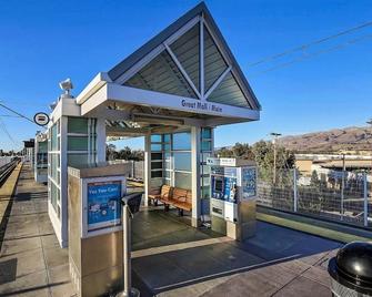 A Serene Hideaway Place Near The Transit Center In The Silicon Valley - Milpitas - Balcony