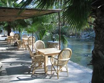 Adrasan River Hotel - Adrasan - Innenhof