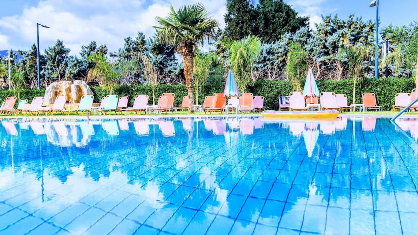 Yiannis Manos Hotel Resort