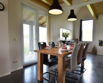 Seaside Villa with Garden - Franeker - Eetruimte