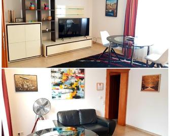 Villa Viktoria 2 - Apartments - Ingolstadt - Wohnzimmer